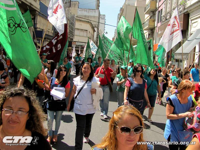 ATE Rosario marchó por el derecho al salario digno