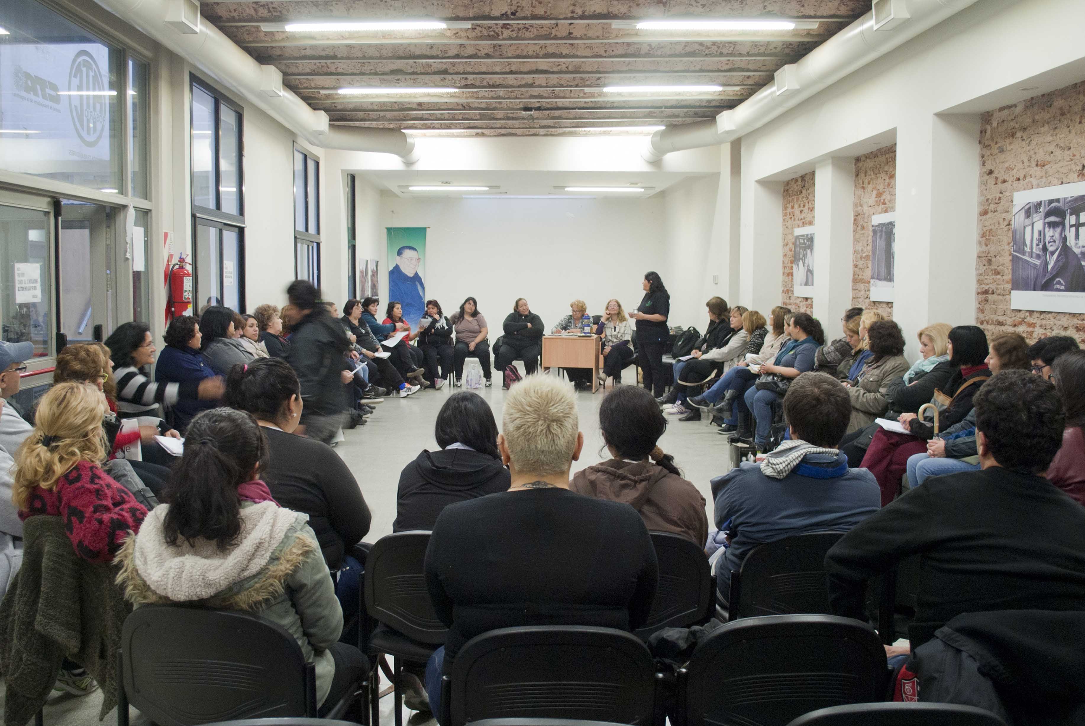 Asistentes Escolares: Resoluciones del último plenario de delegados