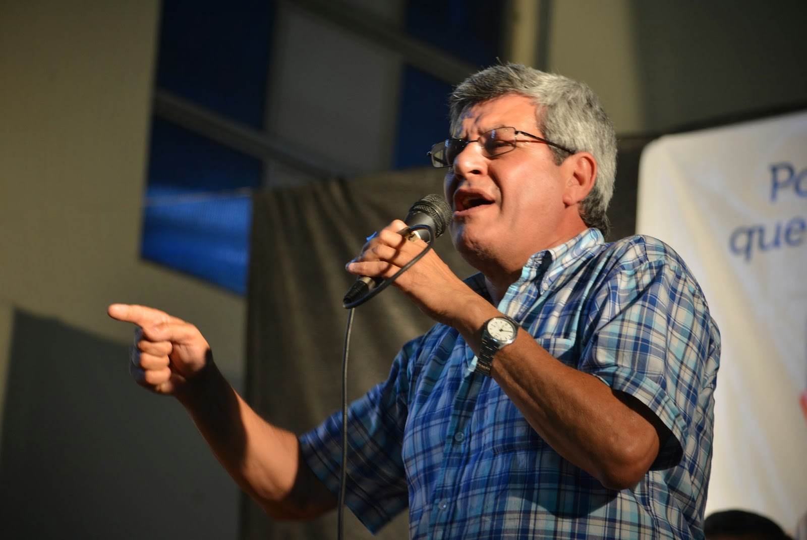 Avance hacia el salario mínimo para todos los estatales