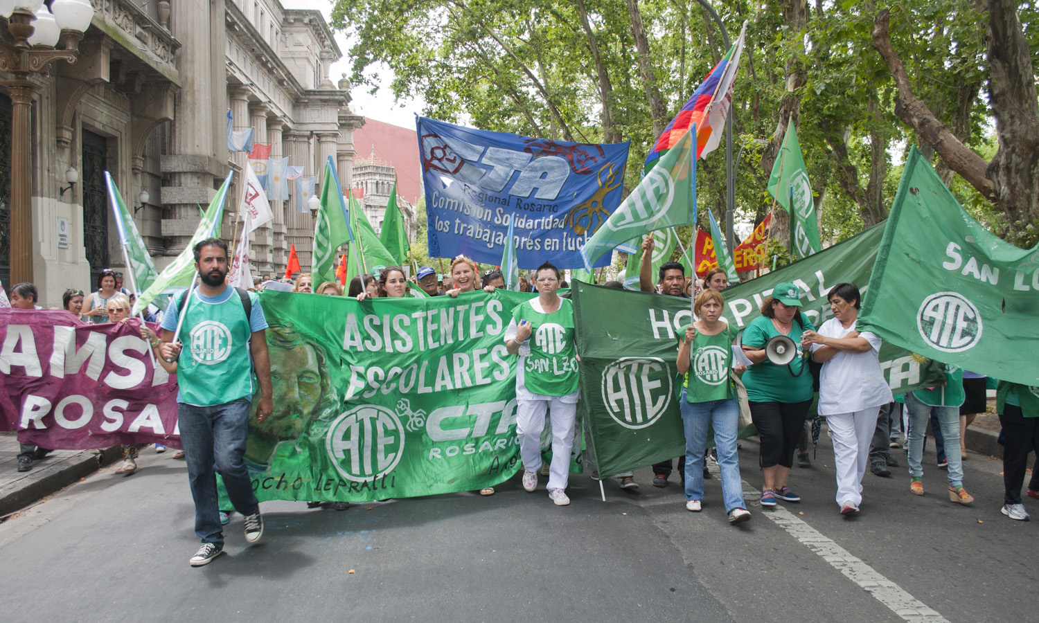Diciembre con estatales en pie de lucha
